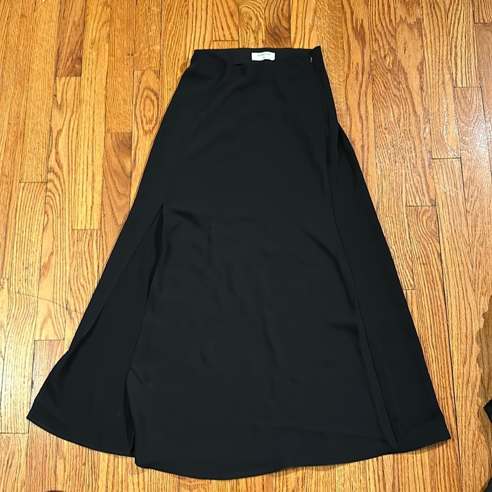 Aritzia Babaton slit skirt